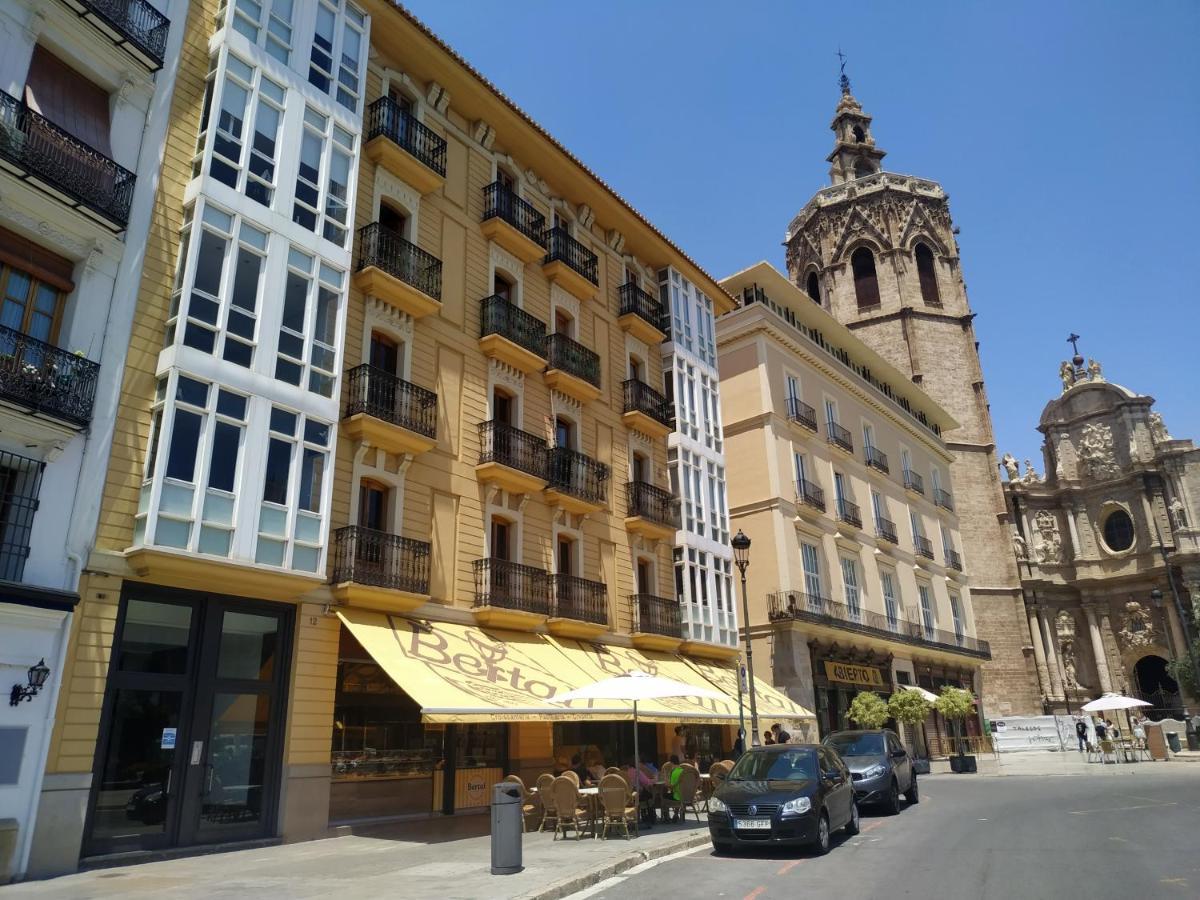 Отель Flats Friends Plaza De La Reina Валенсия Экстерьер фото