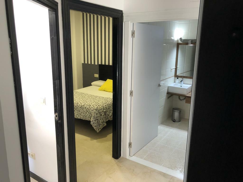 Отель Flats Friends Plaza De La Reina Валенсия Номер фото